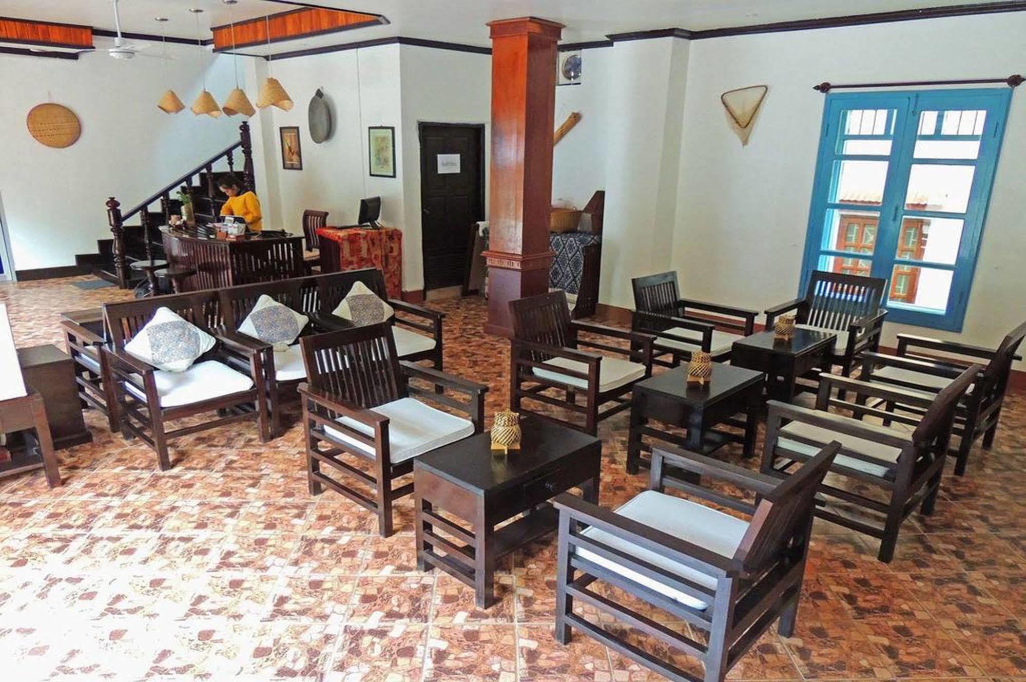 Luang Prabang Hotel Екстер'єр фото